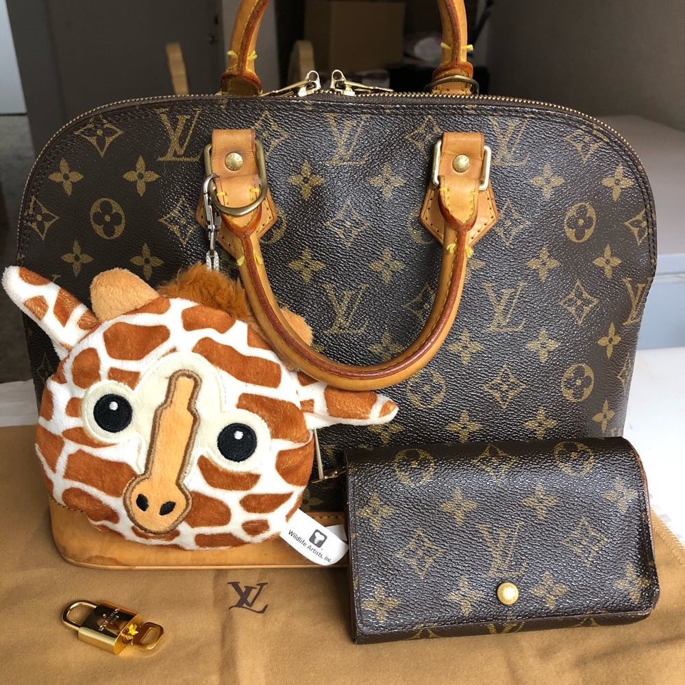 Authentic Louis Vuitton Alma Pm size & wallet, key holder